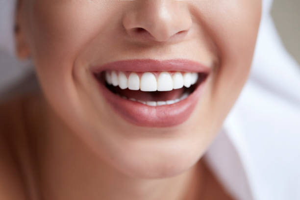 What’s the Difference Between Cosmetic Dentistry and Aesthetic Dentistry?