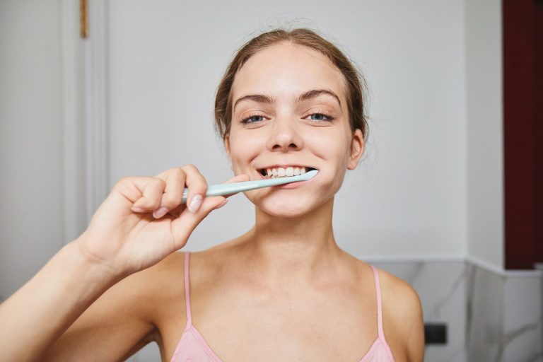 The significance of interdental cleaning and how to perform it